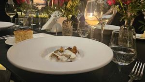 VIDEO | Ce am mâncat la o cină „four-hands” semnată de doi chefi / Unul dintre bucătari este distins cu două stele Michelin și cu steaua verde Michelin pentru sustenabilitate