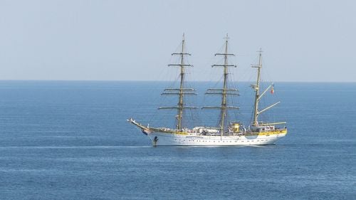 Bricul Mircea iese din nou pe mare, navighează până în Egipt