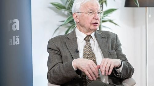INTERVIU Jean-Marie Lehn, laureat Nobel pentru Chimie: Poate există prea multe îngrijorări privind buna educație, părinții se îngrijorează prea mult în legătură cu succesul copiilor, ar trebui să-i învețe să facă lucruri ei înșiși