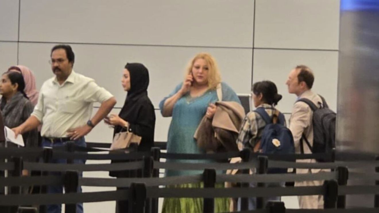 EXCLUSIV Diana Șoșoacă și Victor Ponta au zburat vineri cu același avion spre Doha / Ponta: Particip în fiecare an la Doha Forum. Nu am vorbit nimic cu doamna Șoșoacă, nu ne cunoaștem personal