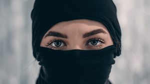 Danemarca vrea să interzică purtatul vălului care acoperă faţa în şcoli şi universităţi