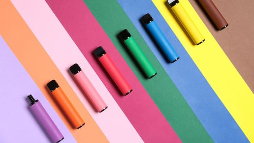 O firmă producătoare de țigări de unică folosință susține că va supraviețui interdicției de consum din Marea Britanie