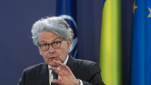 Comisarul european pentru piața internă vrea înființarea unui fond „uriaș” de apărare al UE de 100 de miliarde de euro / Este „extrem de important” ca UE „să aibă aceeași capacitate” de producție a armelor ca Rusia