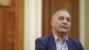 Cine este Mircea Drăghici, urmărit penal de DNA pentru deturnarea subvențiilor PSD: Trimis în judecată pentru corupție / Este finul Anei-Maria Pătru, fosta președintă a AEP, trimisă în judecată pentru luare de mită / Trezorierul PSD din 2010, numit de Victor Ponta