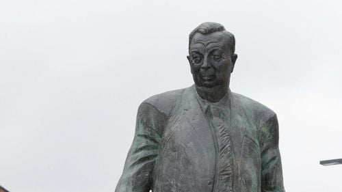 Joaca subtilă cu simbolurile. Cum construiește Kremlinul un nou mit istoric pentru a marca debutul epocii Putin: o statuie pentru Evgheni Primakov, fostul premier care a început răfuiala cu Occidentul