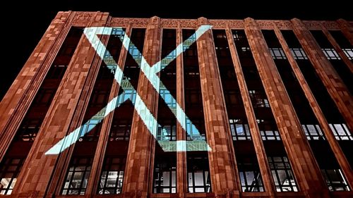 Starlink le-a spus autorităţilor de reglementare din Brazilia că nu va respecta suspendarea X