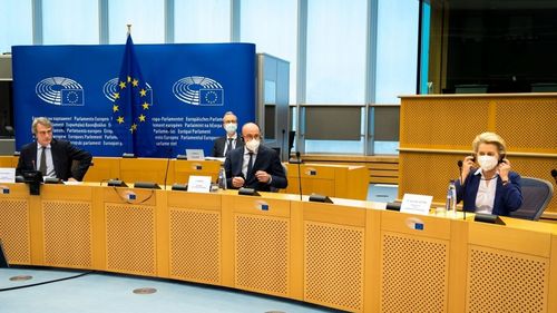 Scandalul „Sofagate”: Liderii grupurilor politice din Parlamentul European le-au cerut lui Charles Michel şi Ursulei von der Leyen să pună capăt disensiunilor