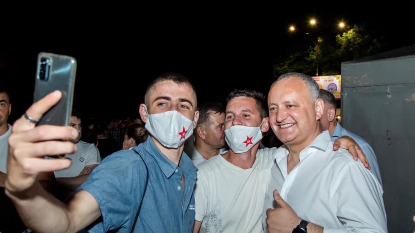 Șef de organizație de tineret a PSRM-ului lui Igor Dodon, prins în timp ce făcea trafic de droguri. Valoarea drogurilor găsite la rețeaua tânărului de 21 de ani se ridică la aproape 100.000 de euro