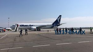 Curse Blue Air programate după 10 octombrie, anulate / Clienți care aveau bilete la final de octombrie și chiar în noiembrie, anunțați de companie de anularea zborurilor