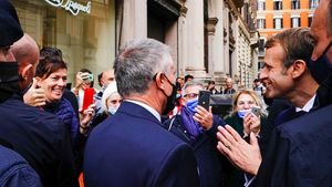 Val de critici la adresa lui Macron: Cinism pueril, nedemn, șocant, vulgar / Taxat de opoziție după ce a spus că ”are chef foarte tare să enerveze nevaccinații”