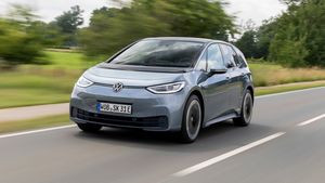 Volkswagen recheamă peste 177.000 de SUV-uri din cauza unei probleme la capacul motorului, care ar putea cauza incendii