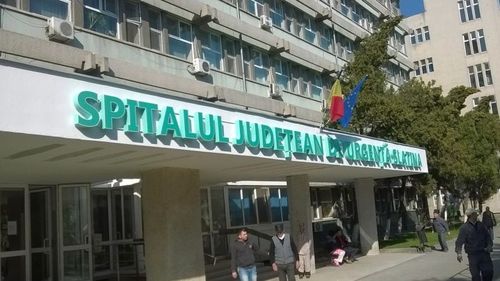 Un bărbat care ar fi avut nevoie de o intervenţie a murit în timp ce era transportat de la Slatina la Craiova pentru că spitalul Slatina nu are cardiolog