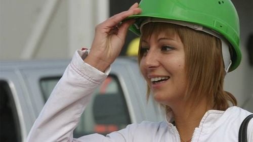 O apropiată a lui Kelemen Hunor a fost găsită incompatibilă de Agenția Națională de Integritate. Debreczeni Hajnalka a fost simultan membru în conducerea TVR și administrator la două firme