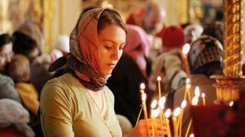 Vasile Bănescu: A predica îmbrobodirea femeilor în secolul XXI traduce o viziune ruptă de realitate, în care femeia e percepută ca o fiinţă situată invariabil pe locul doi şi căreia i se poate impune orice năzbâtie debitată de fanatismul misogin