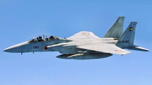 Japonia a desfăşurat "avioane de luptă de urgență" după ce o aeronavă chineză spion Y-9 a încălcat spaţiul său aerian