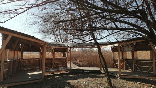 Directoarea Administrației Parcului Văcărești răspunde acuzațiilor asociației: Demontăm foișoarele pentru că sunt putrezite, nu mai sunt sigure pentru vizitatori / Planul de management trebuie realizat de experți acreditați