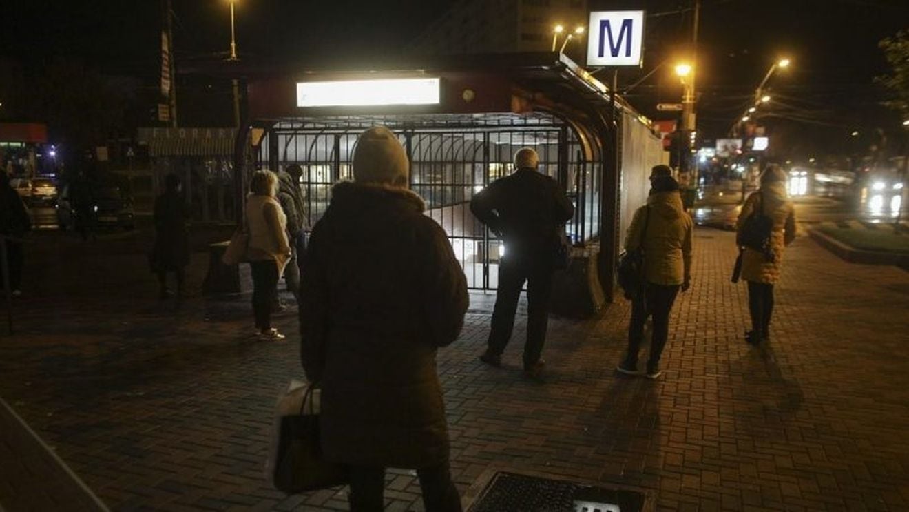 Grevă la Metrou. Sindicaliștii amenință că, de luni, trenurile ar putea să circule doar după ora 16:00, în fiecare zi