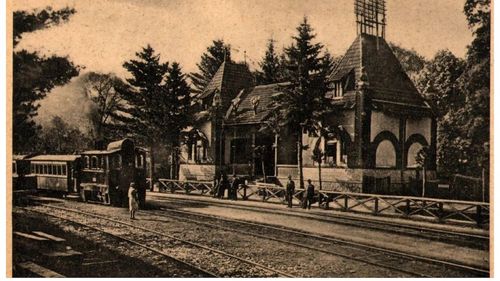 O fostă gară din municipiul Brașov, scoasă la vânzare / Pentru construcția ridicată la 1900 se cer 190.000 de euro / A fost reconfigurată în locuință și are 4 camere