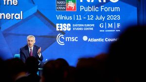 Aliații NATO au decis să furnizeze mai multe sisteme de apărăre antiaeriană Ucrainei, anunță Stoltenberg