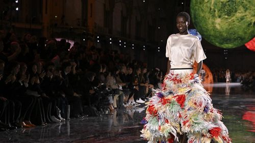 Paris Fashion Week aproape egalează Festivalul de la Cannes ca impact mediatic