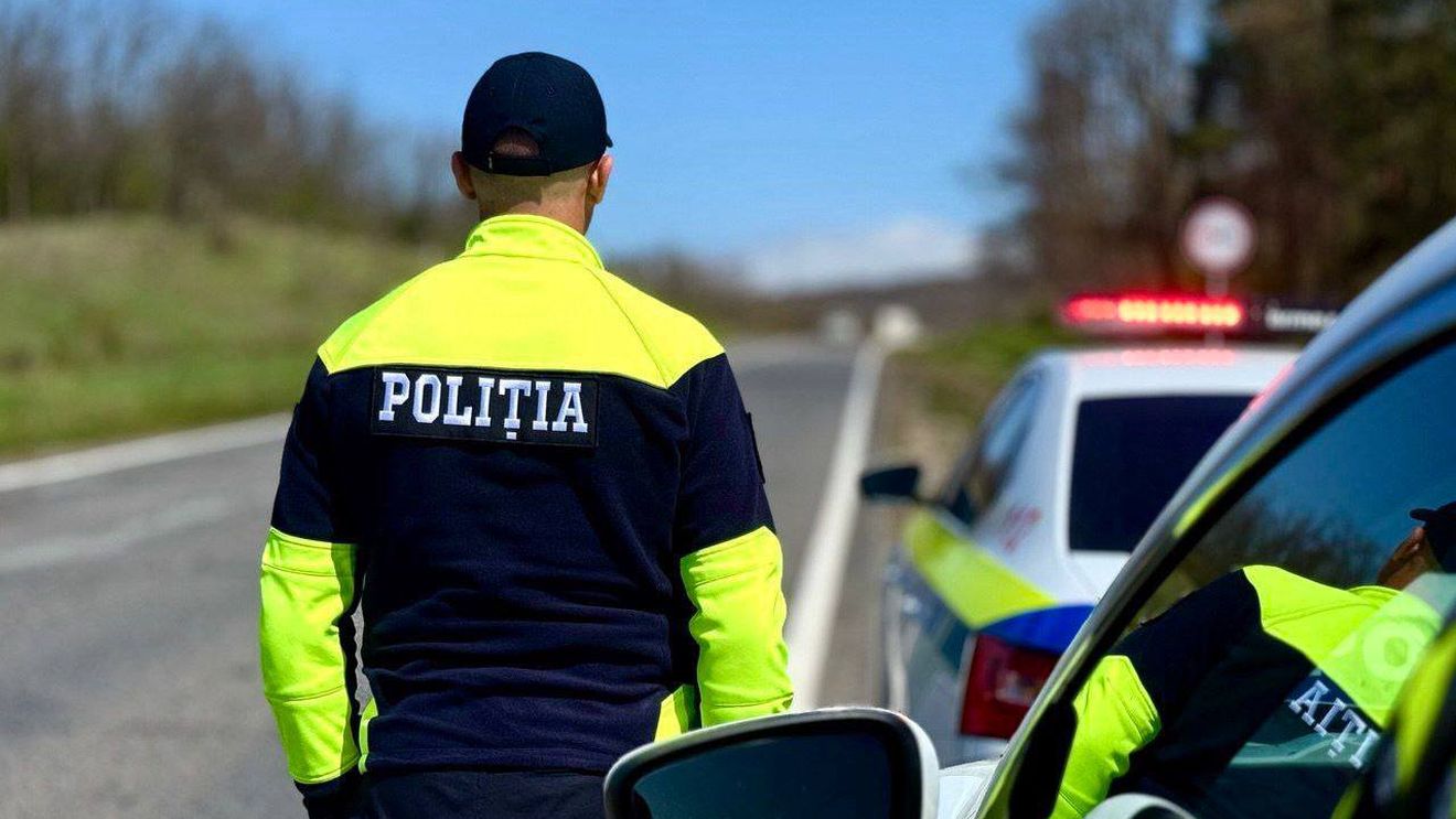 Un fost ministru al Apărării din Republica Moldova, percheziționat într-un dosar de finanțare ilegală a partidelor politice și spălare de bani