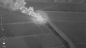 Tren rusesc cu 40 de rezervoare de combustibil, distrus într-un atac combinat cu drone și rachete HIMARS