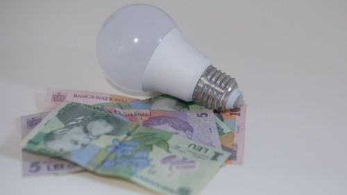 UPDATE Ordonanța austerității: Se suspendă angajările la stat, dar nu se desființează nici o instituție / Pensiile, salariile bugetarilor și ajutoarele sociale vor fi înghețate / Fără prime și bonusuri la stat / Voucherele de vacanță, reduse la 800 de lei / Bugetul pe 2025 va fi adoptat în ianuarie