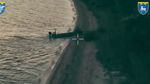 VIDEO | Premieră mondială pe frontul din Ucraina: Un robot cu mitralieră a fost transportat de o dronă navală într-o zonă controlată de Rusia
