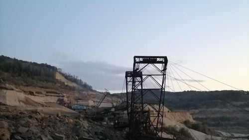 FOTO Un mal s-a surpat la Complexul Energetic Oltenia peste două excavatoare și un abzețer / Nu sunt victime / Ce spune CE Oltenia (update)