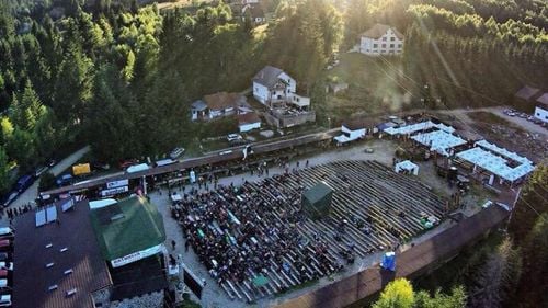 VIDEO Începe Festivalul de Jazz de la Gărâna. Nume importante ale scenei muzicale internaţionale la poalele munților Semenic / Tribut pentru Esbjörn Svensson Trio
