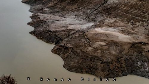 Diana Buzoianu respinge teoriile care circulă pe tema golirii lacurilor Vidraru şi Paltinu: Lucrările sunt controlate şi nu reprezintă niciun fel de pericol pentru comunităţile din aval