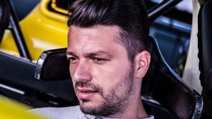 Pilotul brașovean Octavian Ciovică, condamnat la închisoare cu executare, în primă instanță: trafic de influență și șantaj / A fost consilier local și prim-vicepreședinte al PNL Brașov