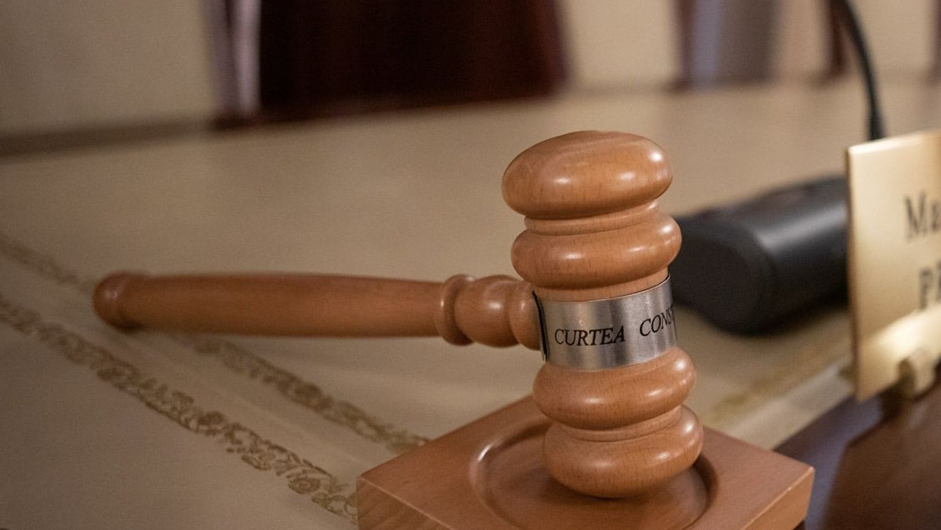 SURSE Curtea Constituțională va amâna miercuri o decizie în ce privește pensiile magistraților / CCR, așteptată să se pronunțe mâine pe celelalte patru proiecte de legi pentru care Guvernul și-a angajat răspunderea 