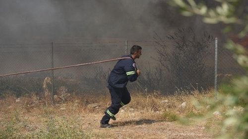 Cinci răniţi şi zece case arse într-un incendiu devastator în peninsula grecească Peloponez