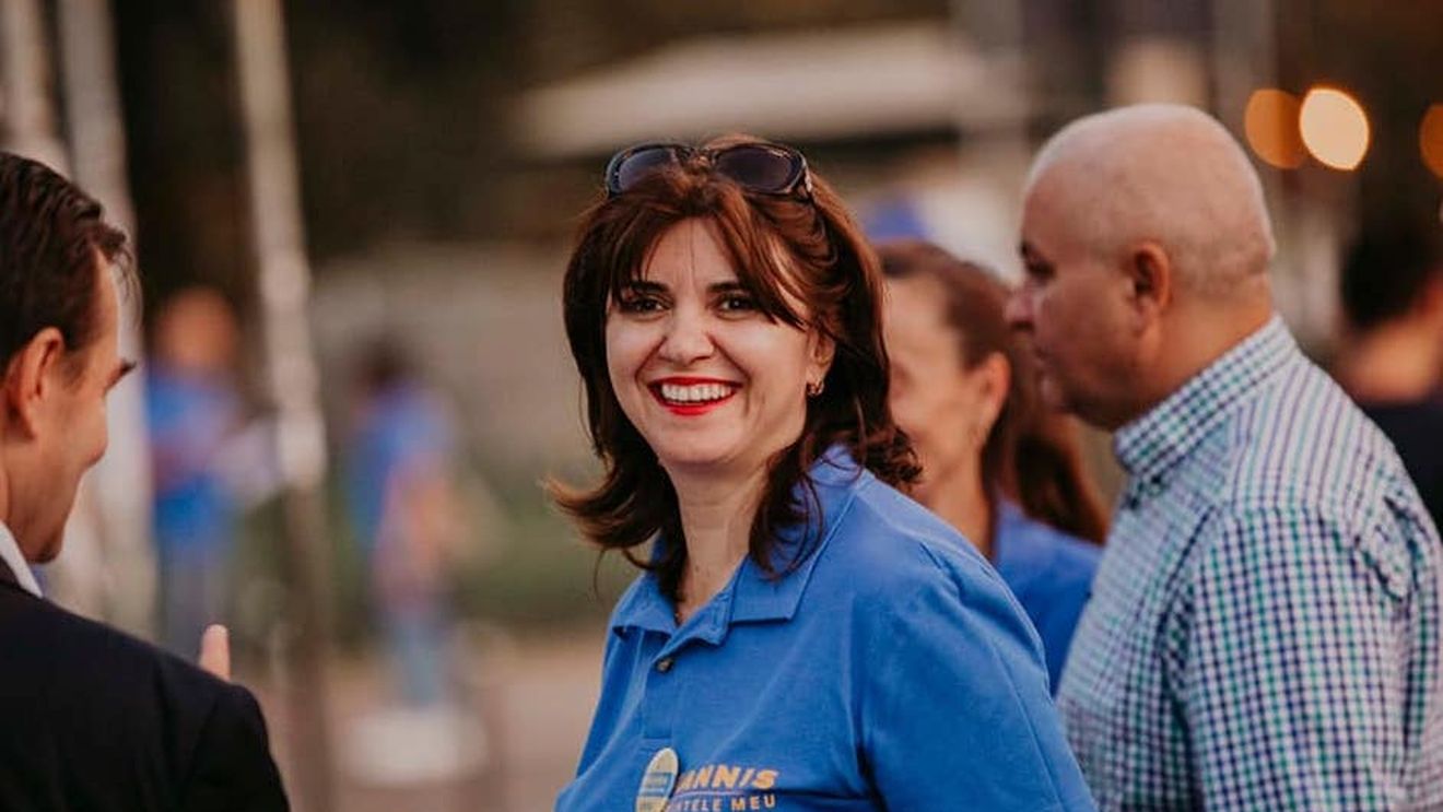 Monica Anisie, la preluarea mandatului de ministru al Educației: Sunt un om al sistemului de educație și un profesor care cu încredere și-a făcut treaba la clasă