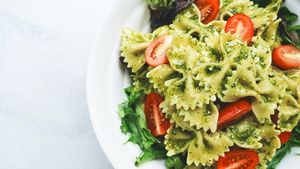 Cum poate ajuta alimentația sănătoasă la combaterea durerilor cronice / Dieta mediteraneană, o posibilă soluție pentru durerea de spate