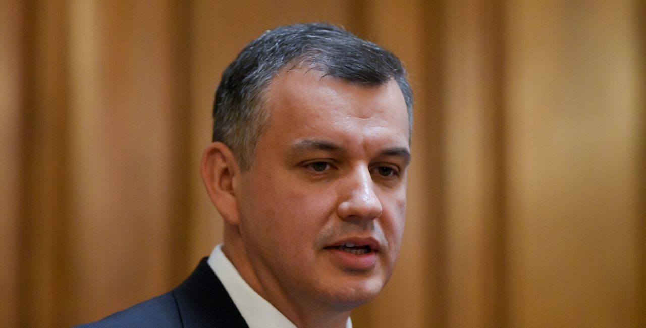 SURSE: Calendarul de învestire a Guvernului pe care și-l propune Eugen Tomac / Pe ce voturi mizează premierul desemnat în Parlament / Astăzi Tomac începe negocierile cu partidele parlamentare