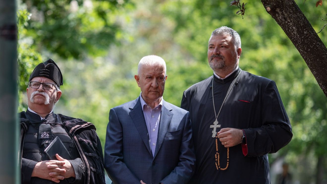 După mai bine de 10 ani de când s-a aflat în conducerea Secretariatul de Stat pentru Culte, Victor Opaschi a fost eliberat din funcție / Opaschi a fost și consilier prezidențial al lui Ion Iliescu