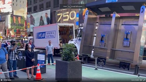 Sfârșit de epocă: Ultimele telefoane publice din New York au fost deconectate și demontate