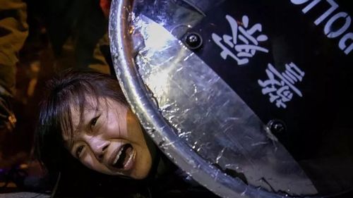 Poliția din Hong Kong a arestat opt activiști pro-democrație pentru participare la protestele din 1 iulie