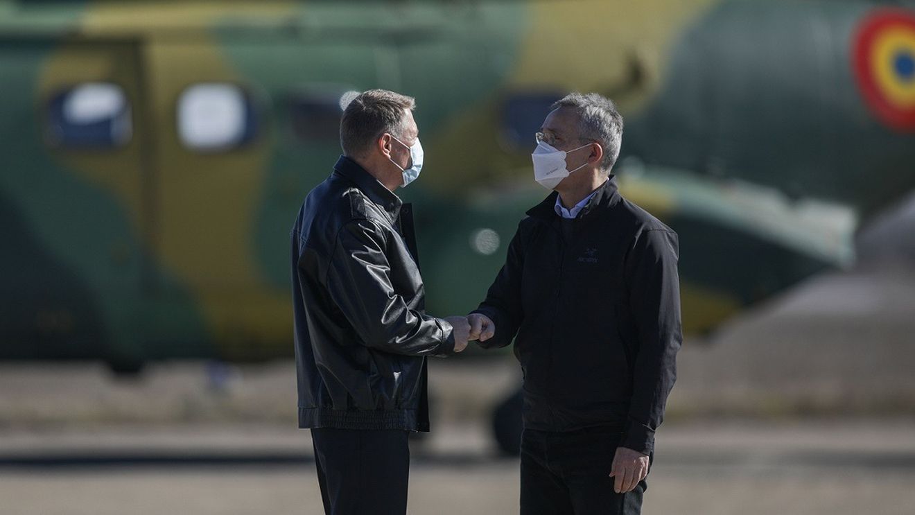 Klaus Iohannis a cerut, în convorbirea cu Joe Biden, un număr suplimentar de trupe în România și accelerarea creării Grupului de Luptă al NATO