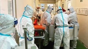 Medicul Virgil Musta, de la Spitalul de Boli Infecţioase Timişoara: Recomandarea mea este să folosiţi măcar acum vaccinul pentru a vă proteja, chiar dacă mai târziu