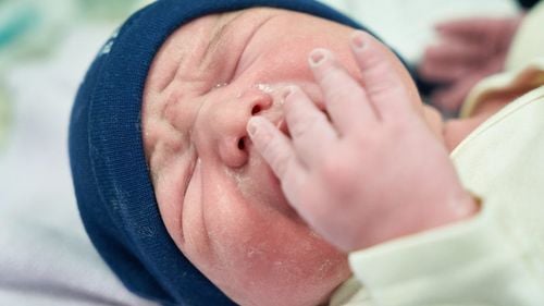 Purtătorul de cuvânt al maternității Giulești, avertisment pentru părinții bebelușilor infectați cu stafilococ auriu: Ar trebui să fie foarte atenţi cu datul în judecată pentru că personalul va pleca în străinătate unde este apărat de legi