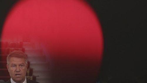 Poate fi suspendat Klaus Iohannis fără referendum de demitere? Ce spun experții în drept constituțional. Plus: O comparație cu metodele lui Plahotniuc