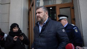 BREAKING Gabriel Țuțu nu mai conduce Romarm, după scandalul măștilor neconforme/ Măsura a fost luată în contextul controlului judiciar care îi interzice să mai dețină funcția (surse)