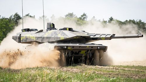 Producătorul german de armament Rheinmetall poartă discuții cu Kievul pentru furnizarea de tancuri Panther de ultimă generație, spune CEO-ul companiei / Ucraina ar mai fi interesată și de vehicule moderne de infanterie Lynx