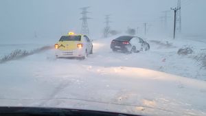 Primul viscol al sezonului a lovit toată regiunea: Un mort și zeci de răniți, sute de localități fără electricitate în România, Bulgaria și Republica Moldova