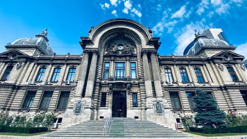 Primele decizii ale Guvernului Ciucă: Împrumut de 1,4 miliarde lei pentru CEC Bank, în timp ce marile orașe încă așteaptă bani pentru încălzire