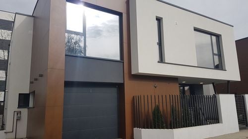 Newsweek: PSD plătește din banii statului o chirie lunară de 19.000 de euro pentru o vilă din Pipera în care ar sta Mircea Drăghici, trezorierul partidului