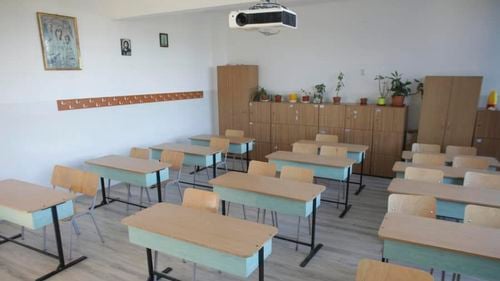 Începe sarabanda mini-vacanțelor: elevii au liber vineri înaine de referendum, unele școli vor fi închise și luni